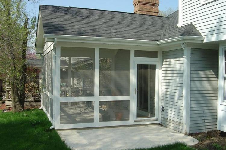 Comment décorer le porche d'une maison privée - Porche-véranda fermé
