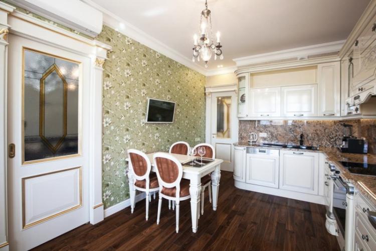 Comment choisir le papier peint pour les meubles de cuisine