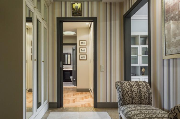 Comment choisir le papier peint pour les meubles dans le couloir