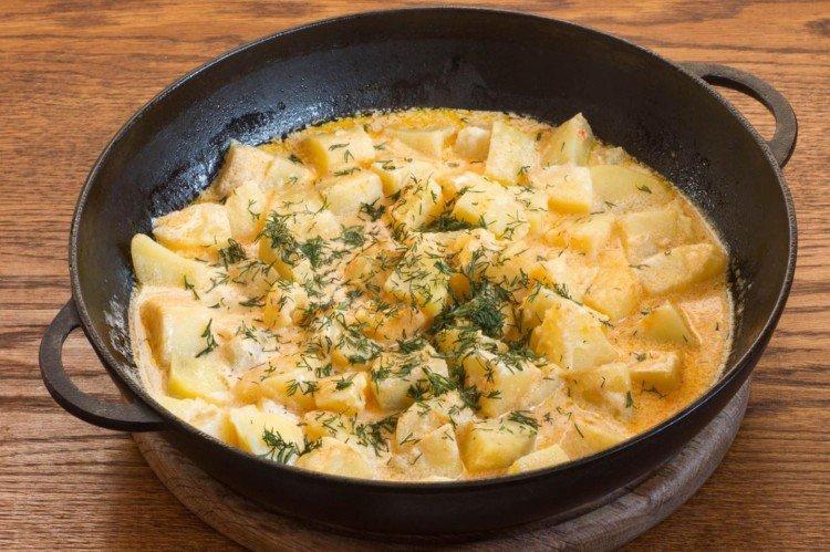 Pommes de terre à la crème sure - Comment faire cuire des pommes de terre pour les recettes du Nouvel An