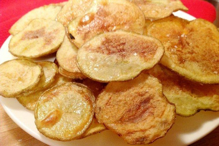 Comment faire des chips à la maison dans une poêle à frire