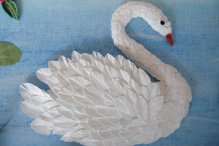 Cygne aux ailes en papier ajouré - comment faire