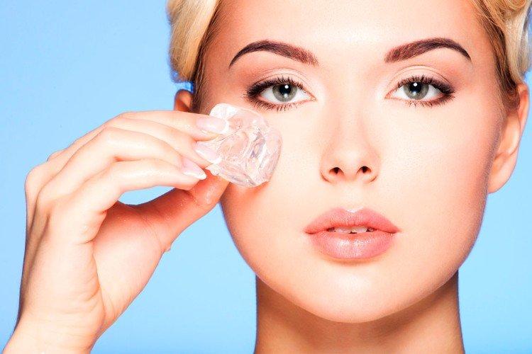 Glaçons - Comment enlever les poches sous les yeux à la maison