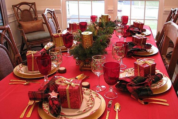 Comment décorer une table pour le Nouvel An 2021 - photos et idées