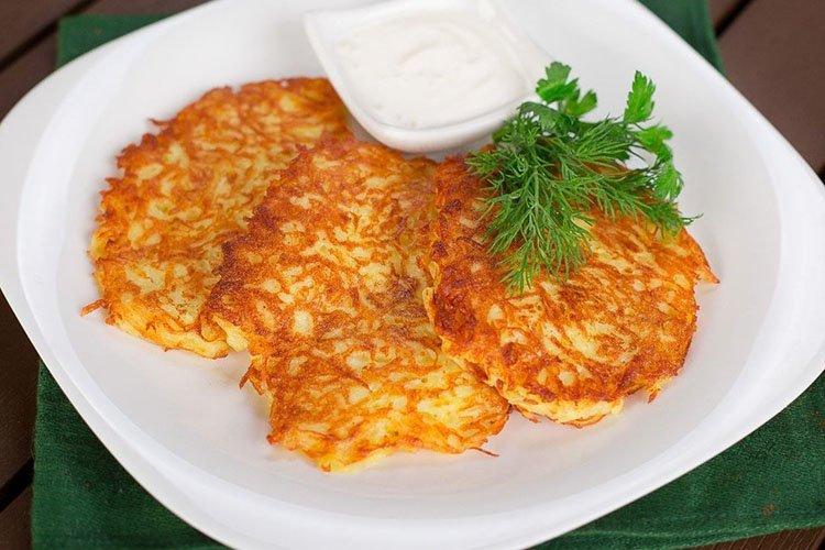 Galettes de pommes de terre à la viande et au fromage - recettes