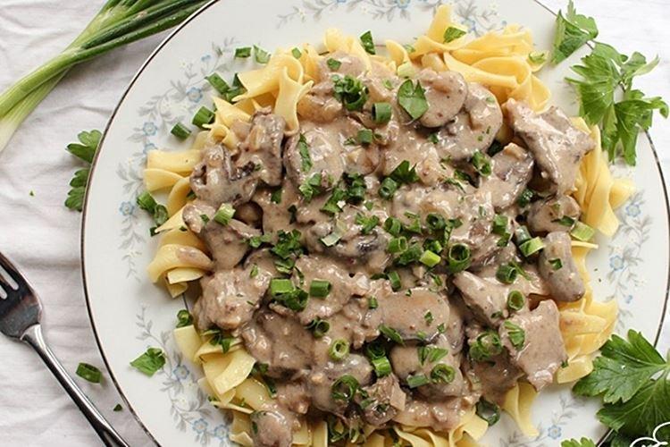 Boeuf diète stroganoff - une recette classique