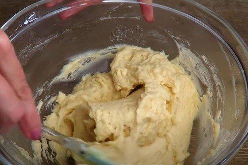 Crème sure classique de l'enfance - une recette étape par étape