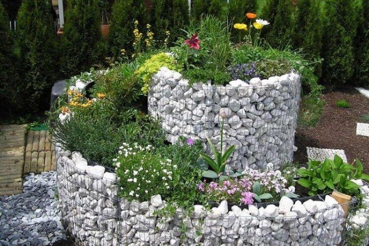 Parterres de pierres de leurs propres mains