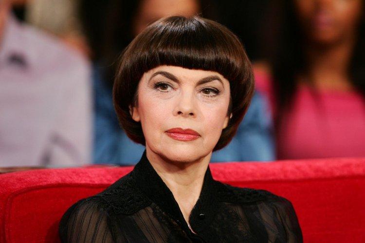 Séance - Coupes de cheveux courtes pour les femmes après 40 ans