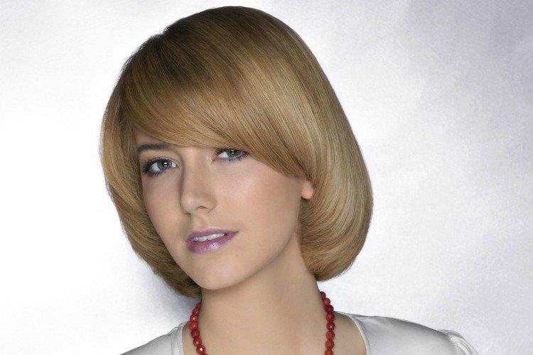 Page - Coupes de cheveux courtes pour les femmes après 50 ans