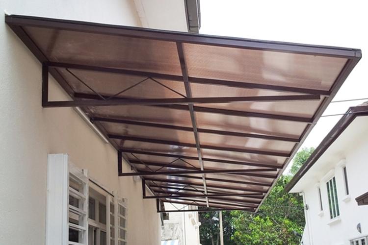 Visière à faire soi-même au-dessus du porche - idées de photos