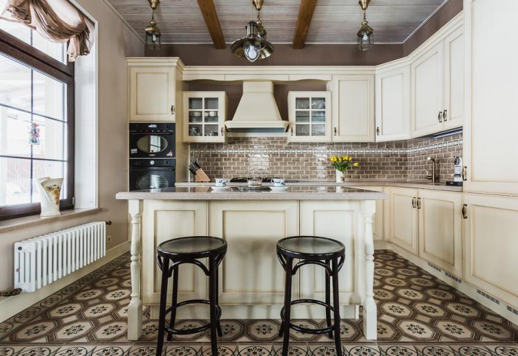 Cuisine d'angle avec îlot