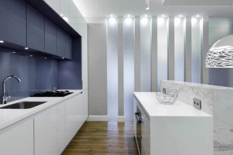 Cuisine directe (linéaire) avec îlot