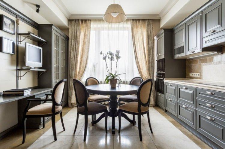 Cuisine-salle à manger classique - Design d'intérieur