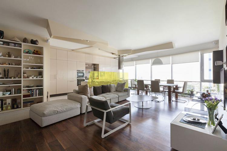 Appartement sur rue. Nijyn