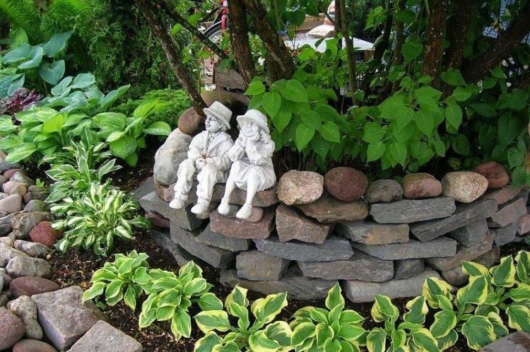 Sculptures et figurines - Aménagement paysager du quartier pavillonnaire photo