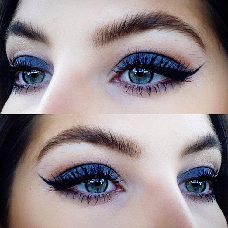 Maquillage yeux bleus et cheveux foncés