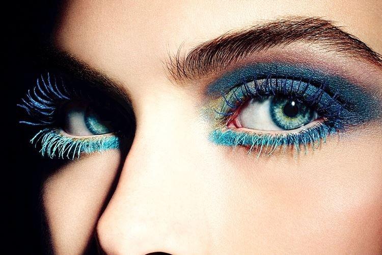 Bright Mascara - Maquillage pour les yeux bleus