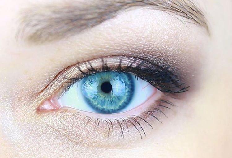 Clair-obscur - Le bon maquillage pour le siècle à venir