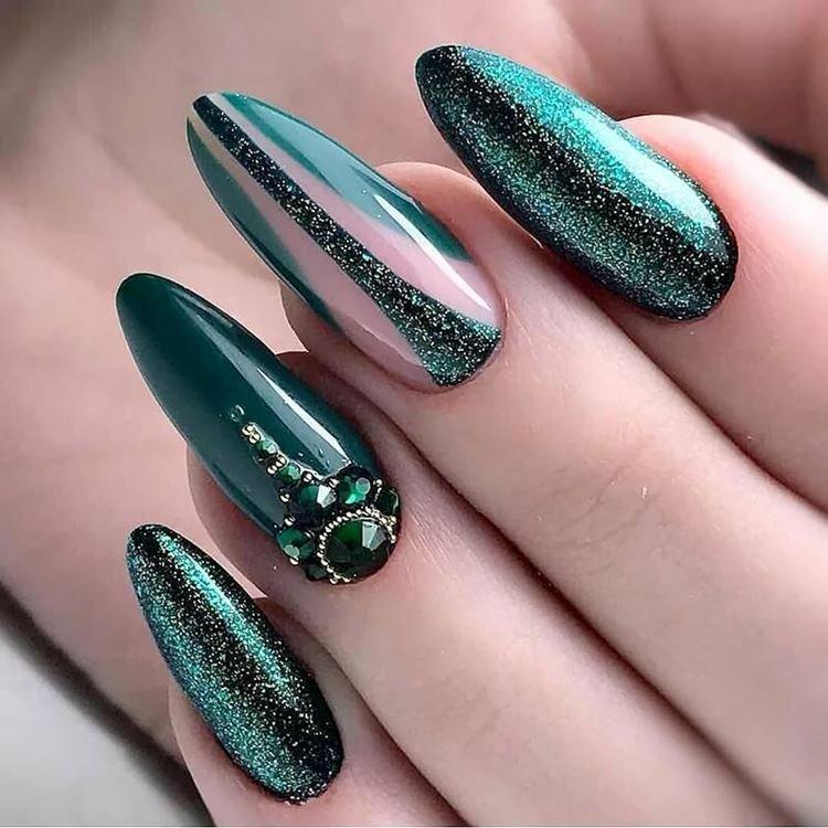 Manucure sombre 2020 - Tendances de la mode