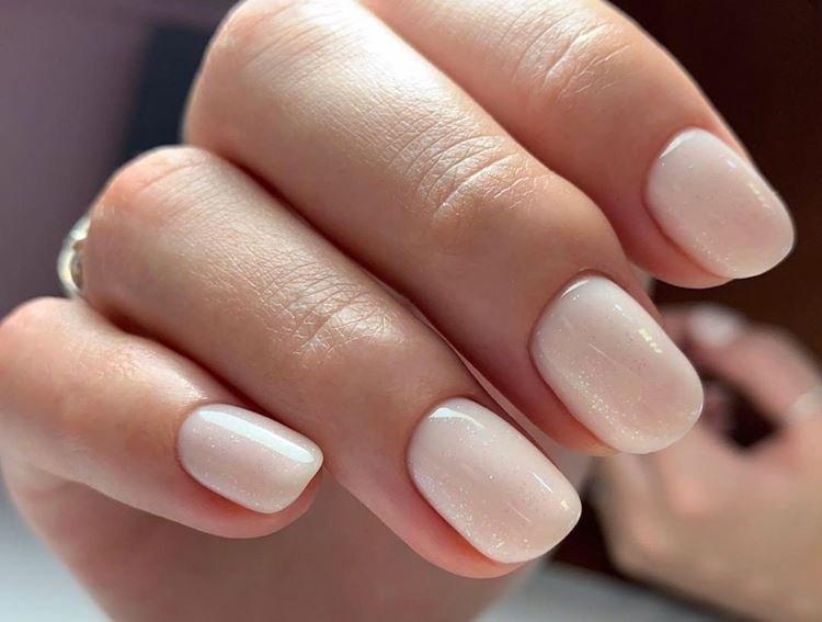 Manucure nue 2020 - Tendances de la mode