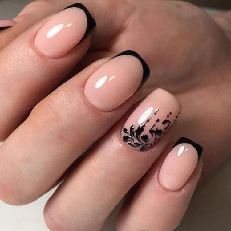 Français classique 2020 - photo de manucure