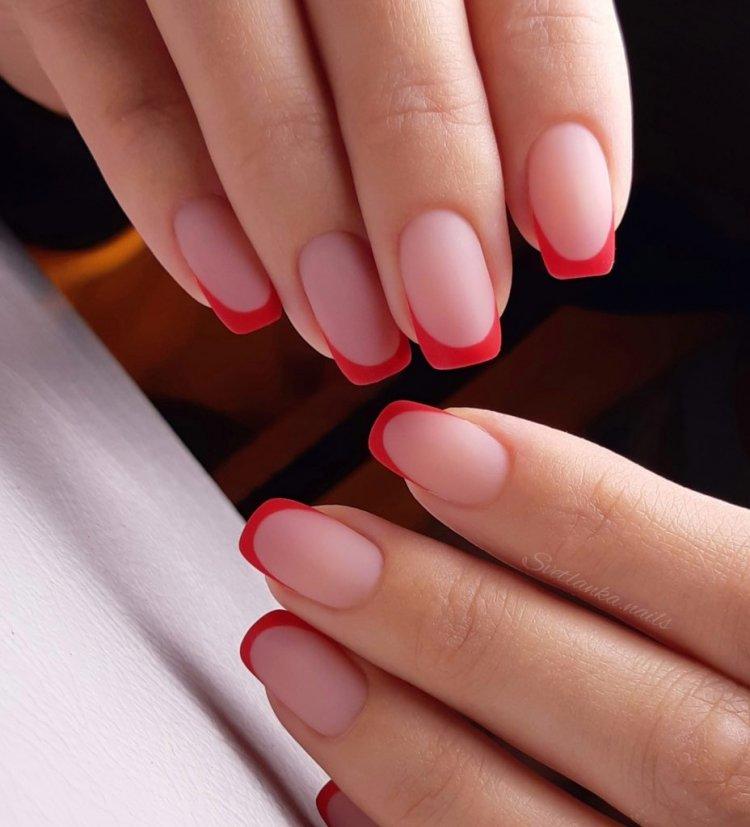 Français classique 2020 - photo de manucure