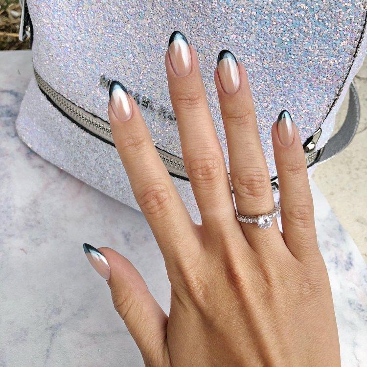 Français 2020 avec frottement - photo de manucure