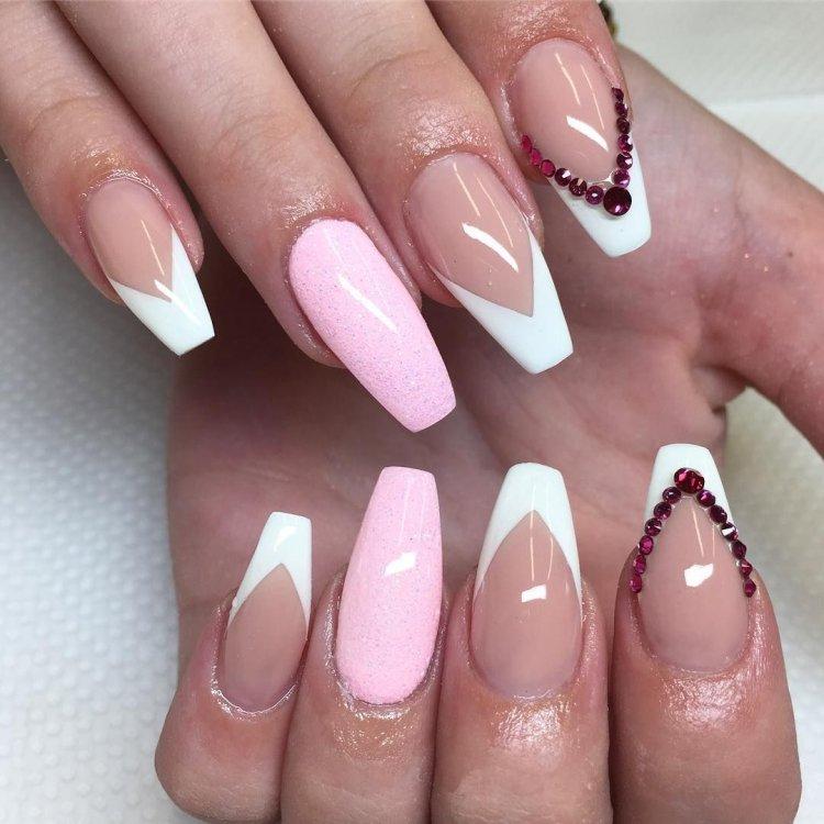 Français pour les ongles prolongés 2020 - photo de manucure