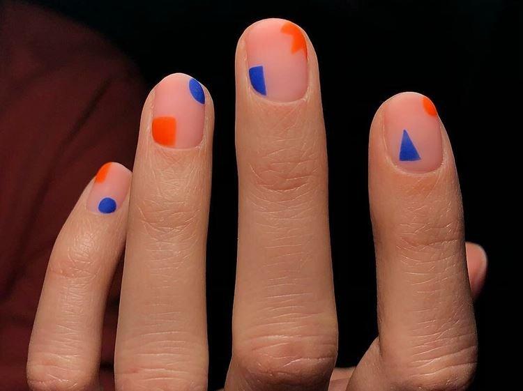 Manucure pour ongles très courts