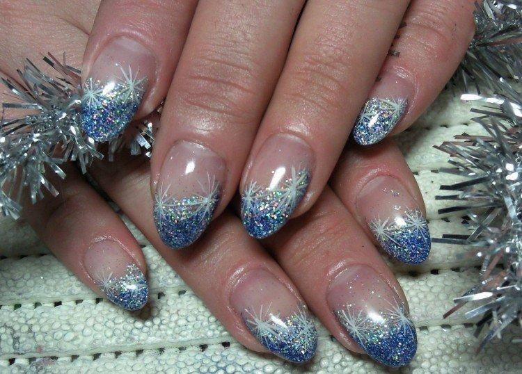 Manucure scintillante pour le nouvel an 2021