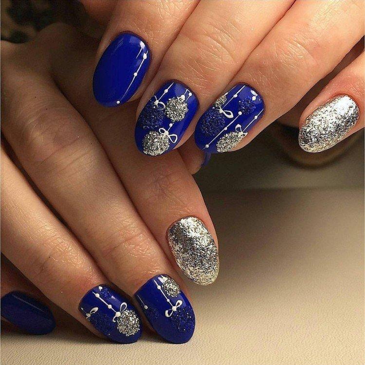 Manucure scintillante pour le nouvel an 2021