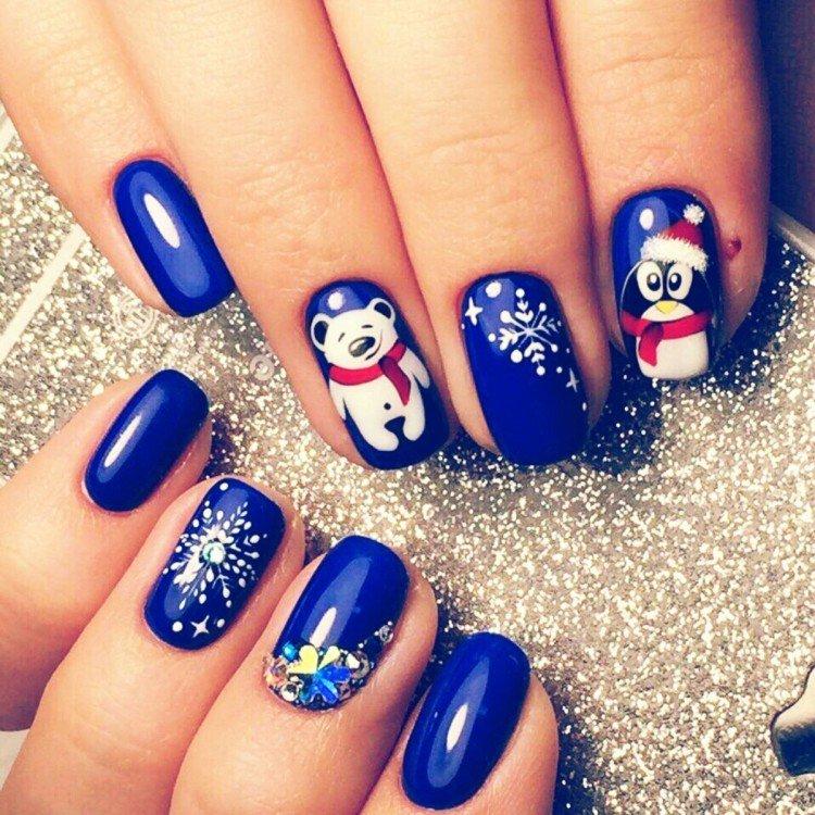 Manucure avec dessins pour le nouvel an 2021