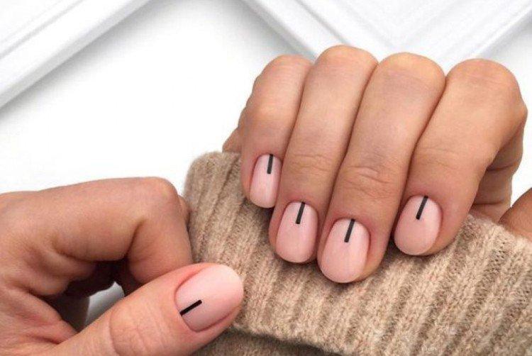 Doux nude - Manucure à l'école pour ongles courts