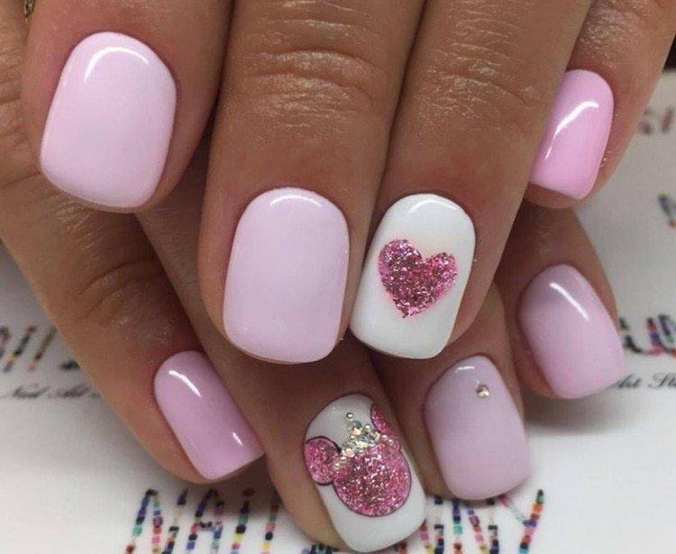 Rose romantique - Manucure à l'école pour ongles courts