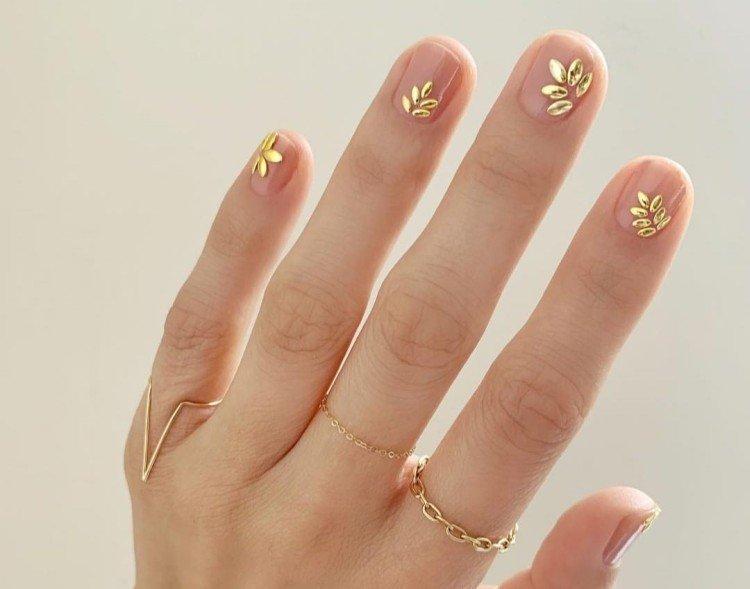 Revêtement transparent - Manucure à l'école pour ongles courts