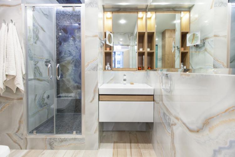 Panneaux MDF dans la salle de bain - photo