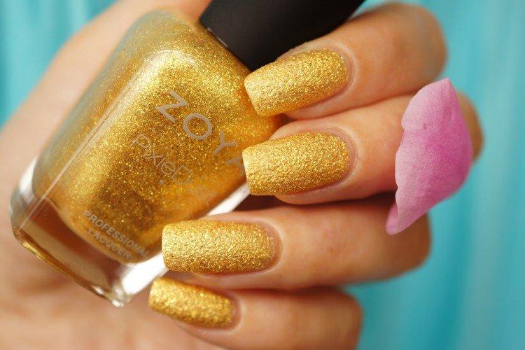 Or - Couleurs tendances de la manucure 2020-2021