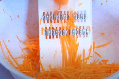 Carottes coréennes maison - une recette classique étape par étape