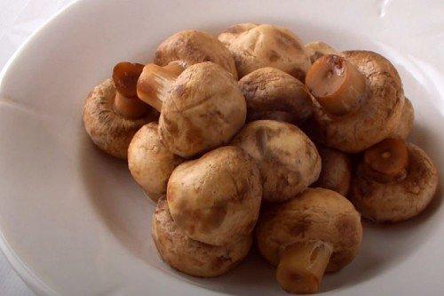 Carottes coréennes aux champignons à la maison - une recette étape par étape