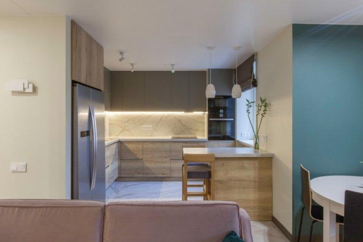 Plafonds tendus mats dans la cuisine