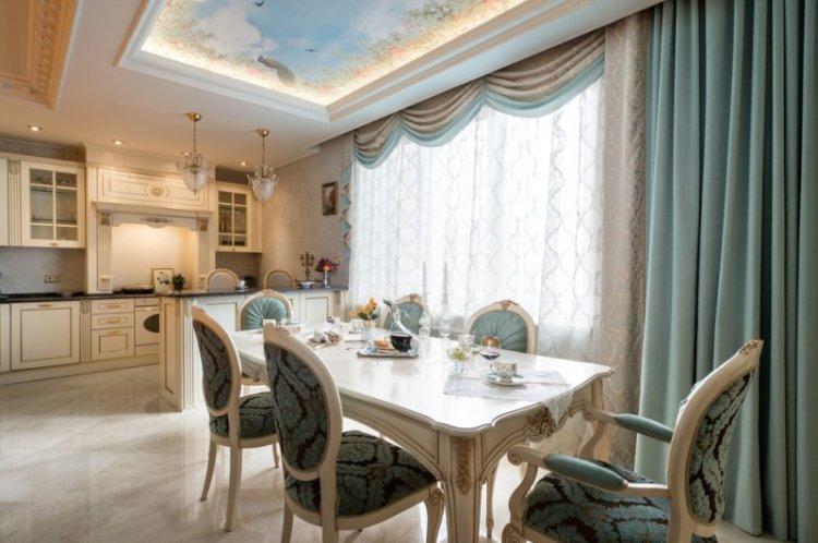 Plafonds tendus avec impression photo dans la cuisine