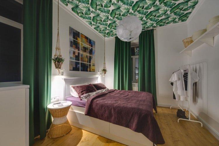 Plafonds tendus avec impression photo dans la chambre