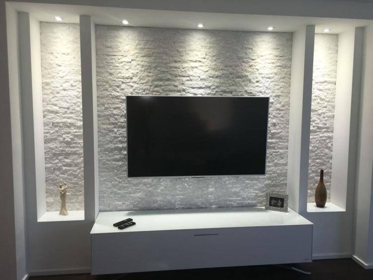 Décoration pierre - Niche en plaques de plâtre pour TV