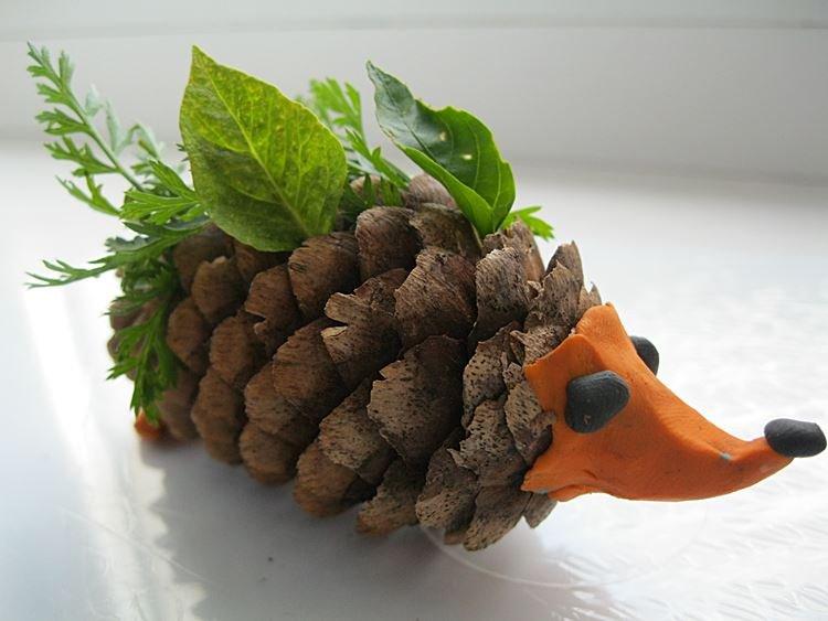 Artisanat du Nouvel An à partir de cônes pour enfants - photos et idées