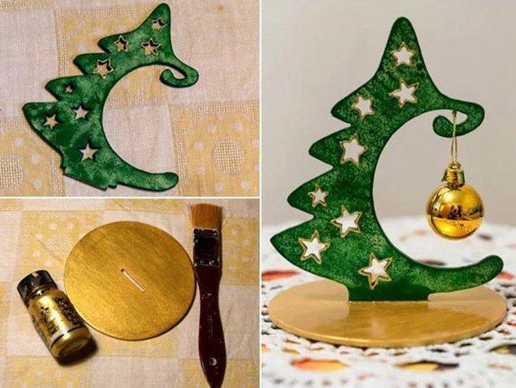 Sapin de Noël volumétrique sur la table - Bricolage de Noël à la maternelle