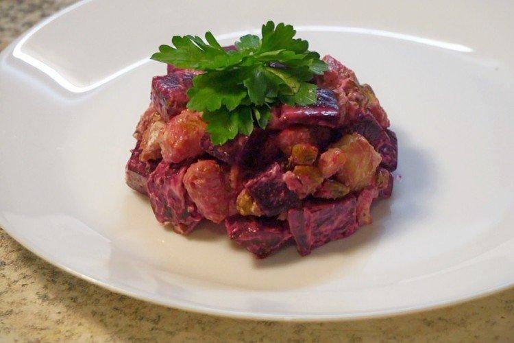 Salade de betteraves - Salades du Nouvel An sans recettes de mayonnaise