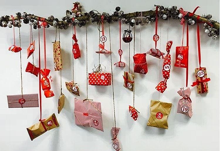 Calendrier de l'Avent DIY sur une branche
