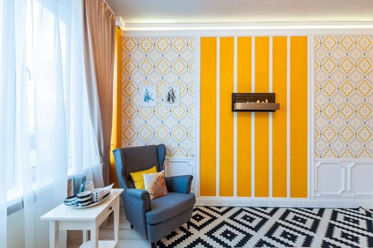 La bonne combinaison de papier peint dans le salon