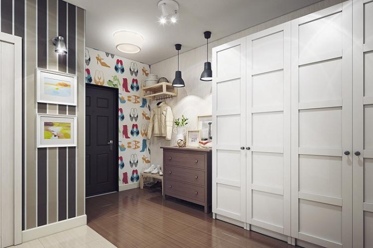 Combinaison correcte de papier peint dans le couloir